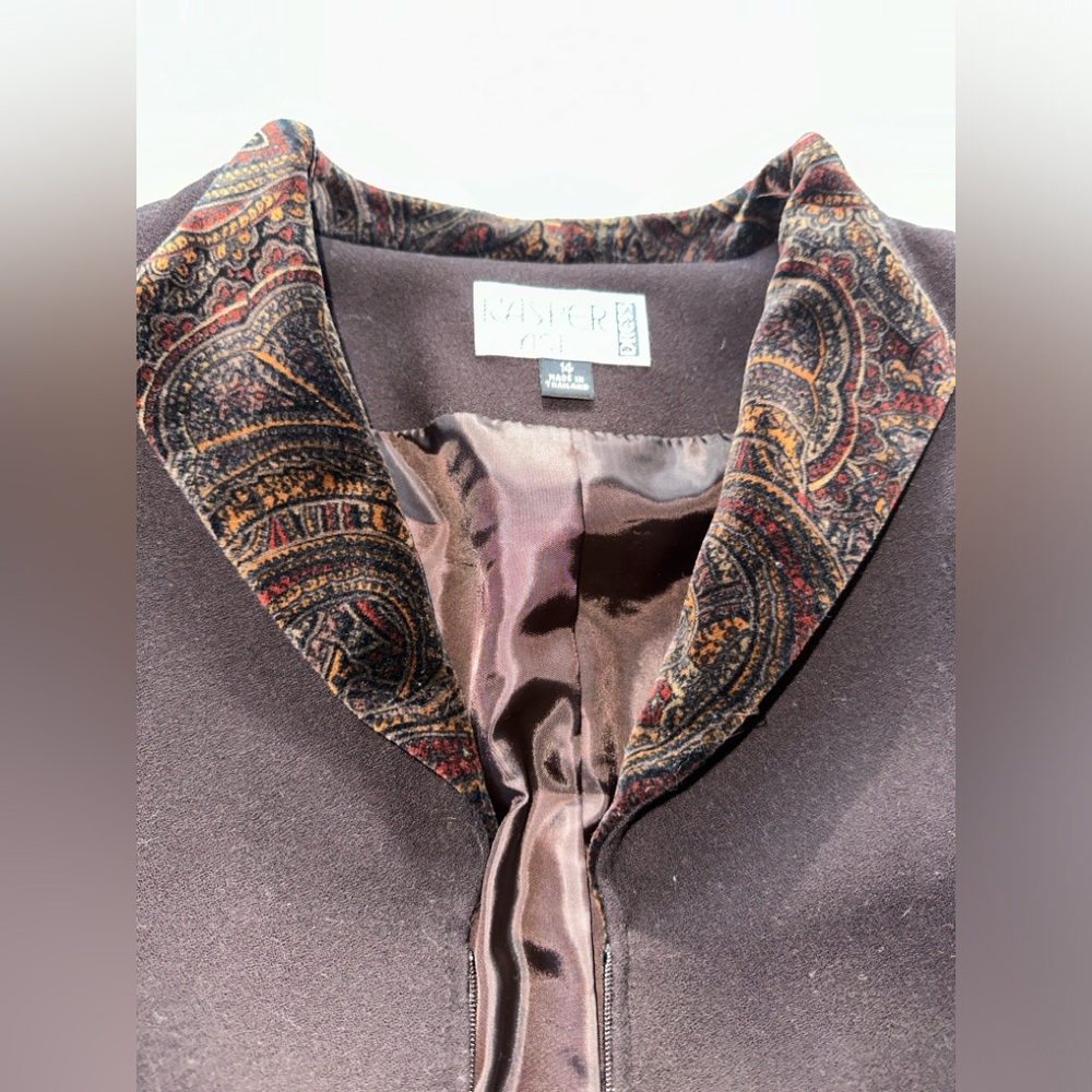 Vintage brown jacket with paisley lining and sleeves